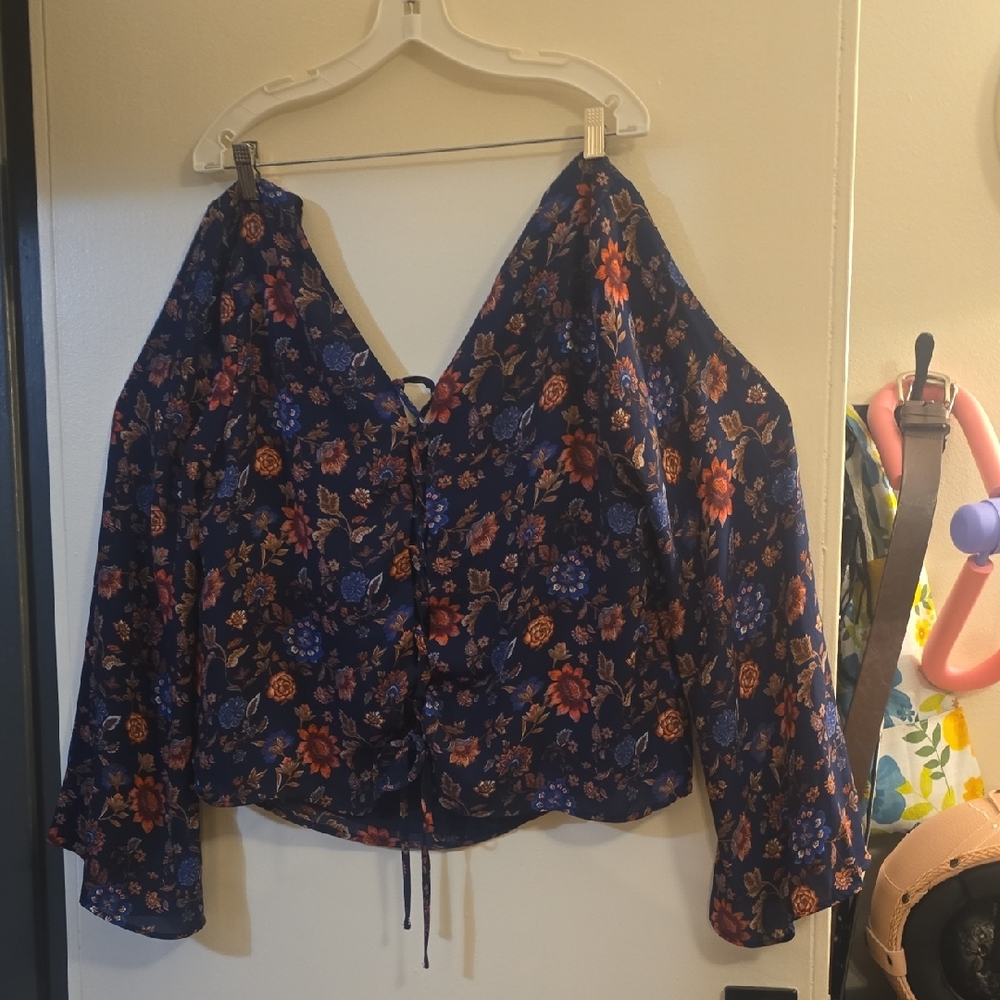 Forever 21 Navy Floral Blouse